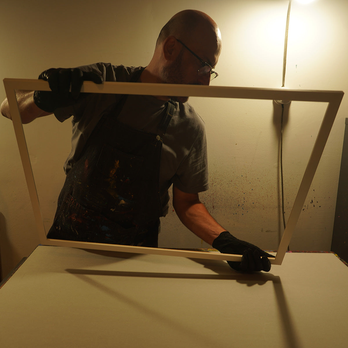 Allestimento artigianale cornice UCN